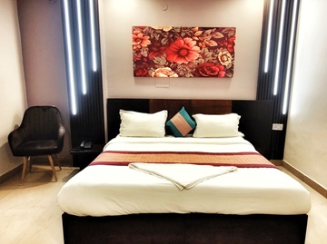 AC room room near aerocity